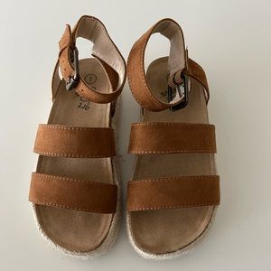 Girls sandals